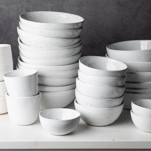 Weisses organisches Steinzeug Keramik Geschirr handgemacht
