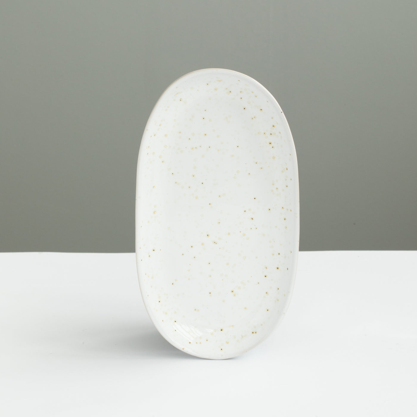 Oval plate 22cm Serra