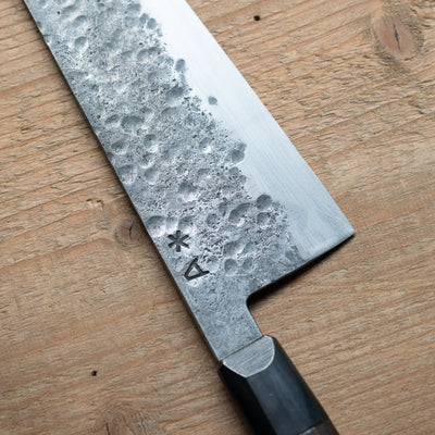 Couteau de cuisine Santoku avec manche en chêne fumé
