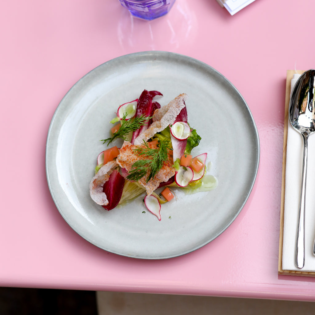 Hellgrauer Teller Fine Dining Keramik Steinzeug Porzellan
