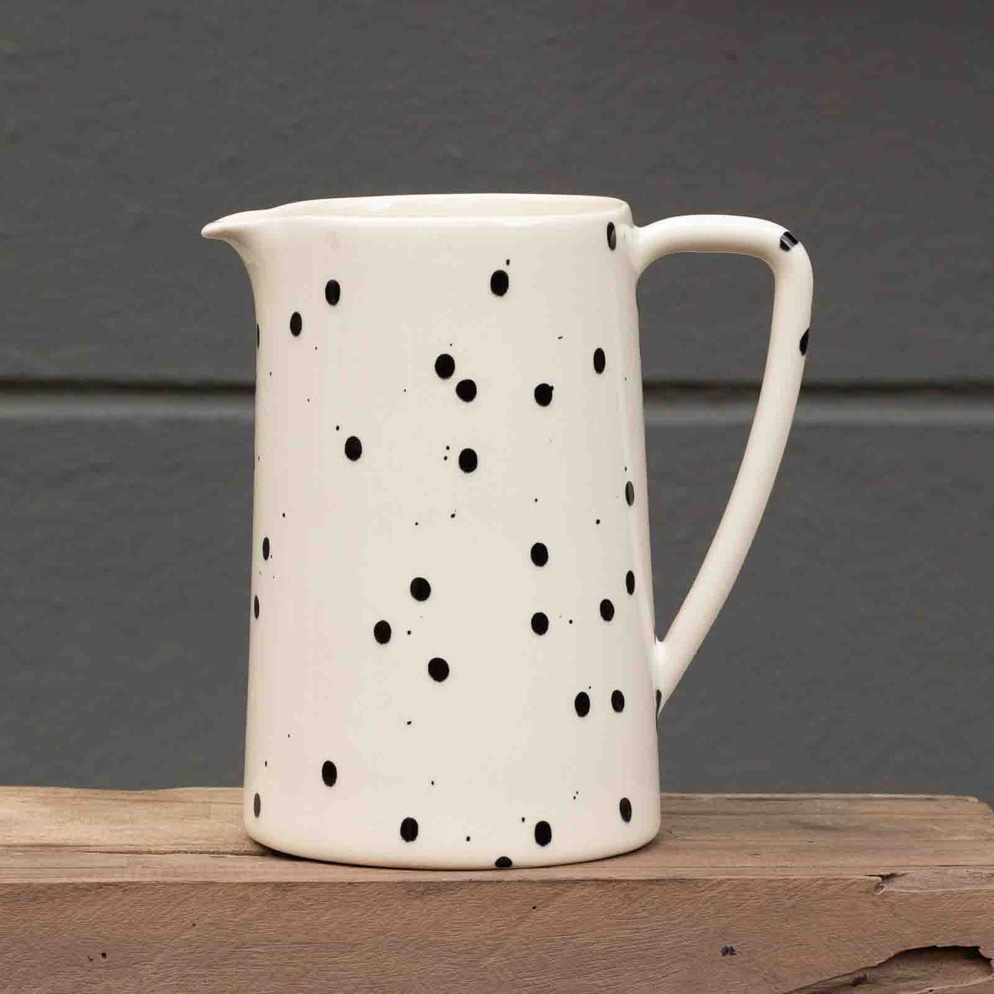 Large jug Black Dots