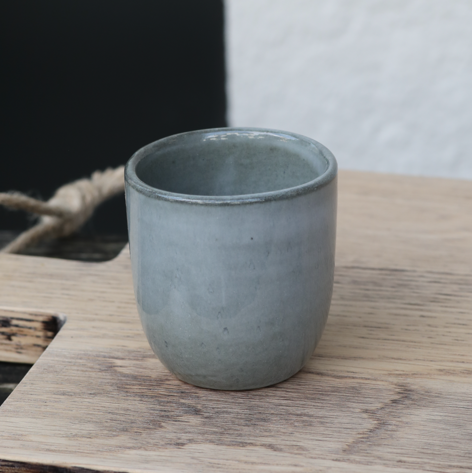 Espresso Becher Keramik Steinzeug ohne Henkel rustikal modern grau grün 