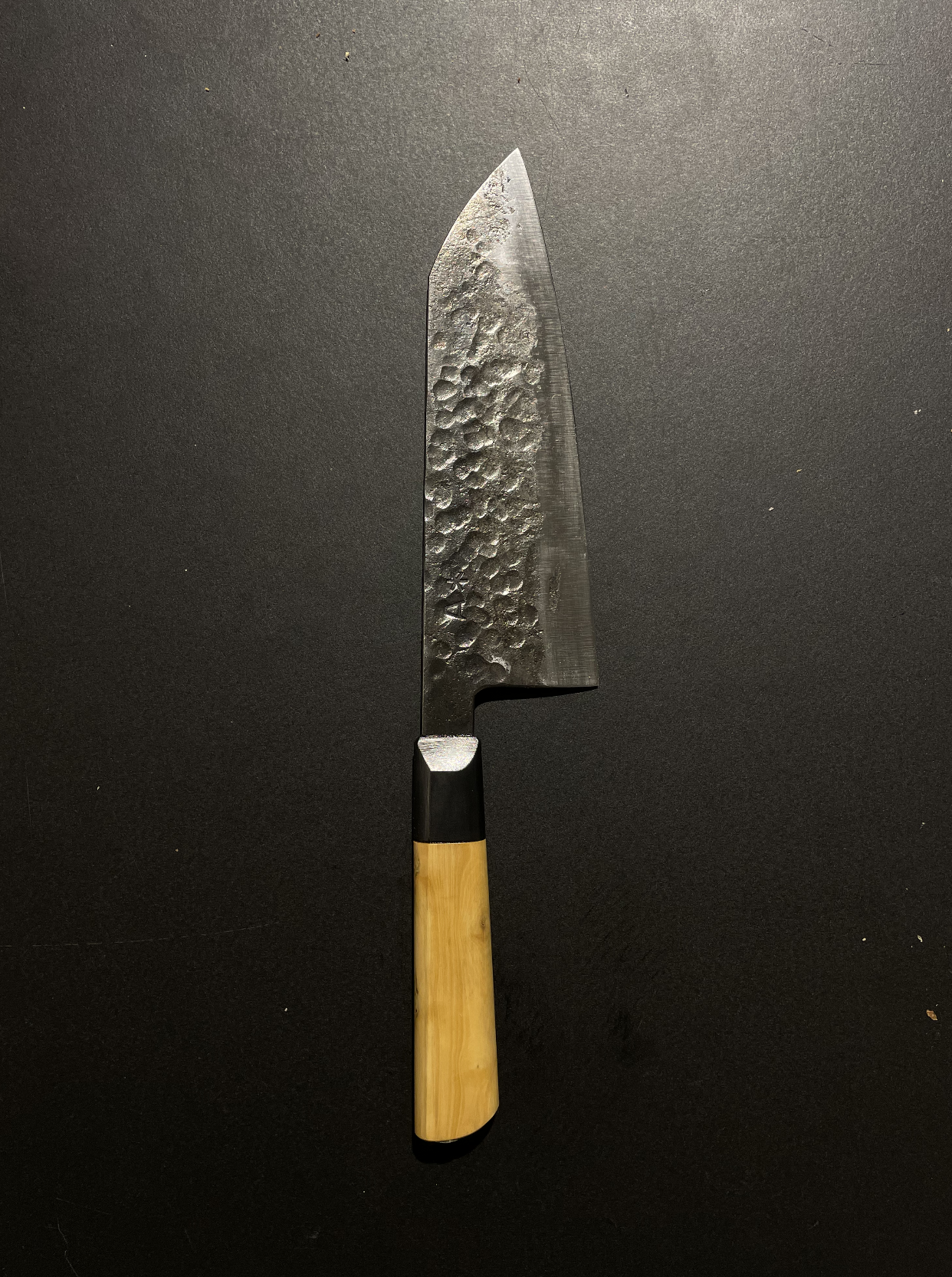 Santoku kitchen knife with boxwood handle