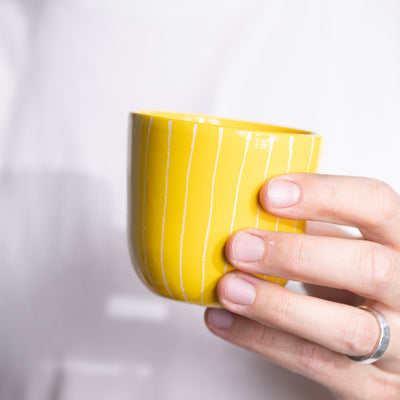 Cappuccino Becher Striped Yellow