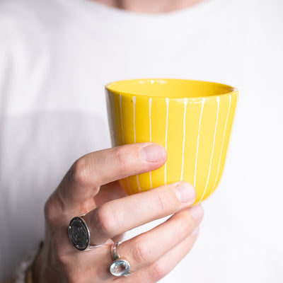 Cappuccino Becher Striped Yellow