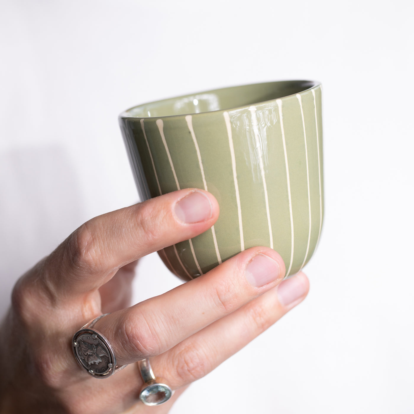 Cappuccino Becher Striped Olive