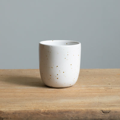 Tasse à espresso blanche à pois brun doré sans anse