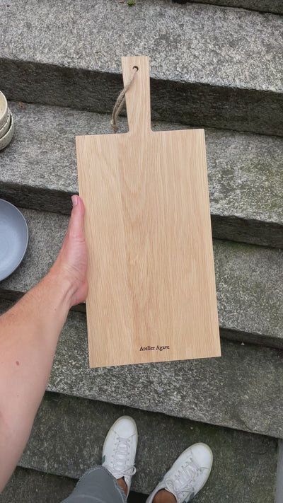Large oak serving board (light) 50 x 21.5 x 1.8 cm